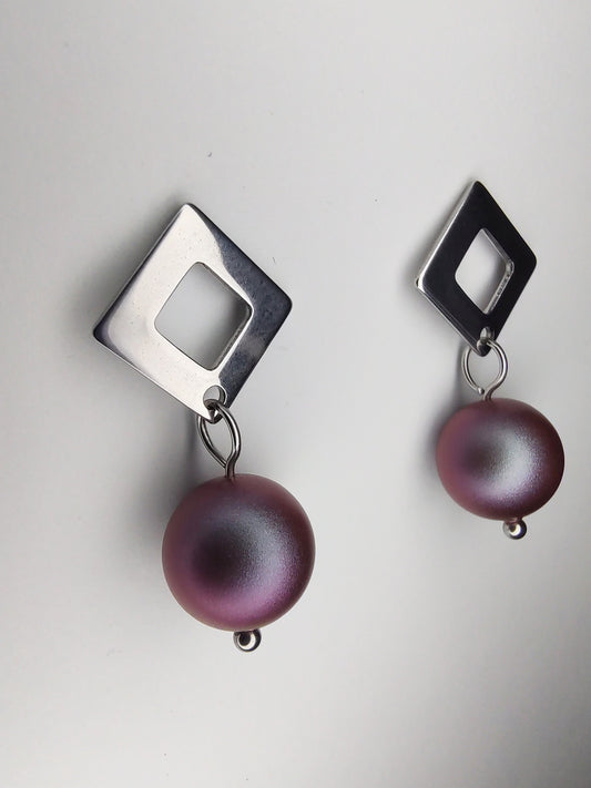 Pearl Square Earrings - Iridescent Red