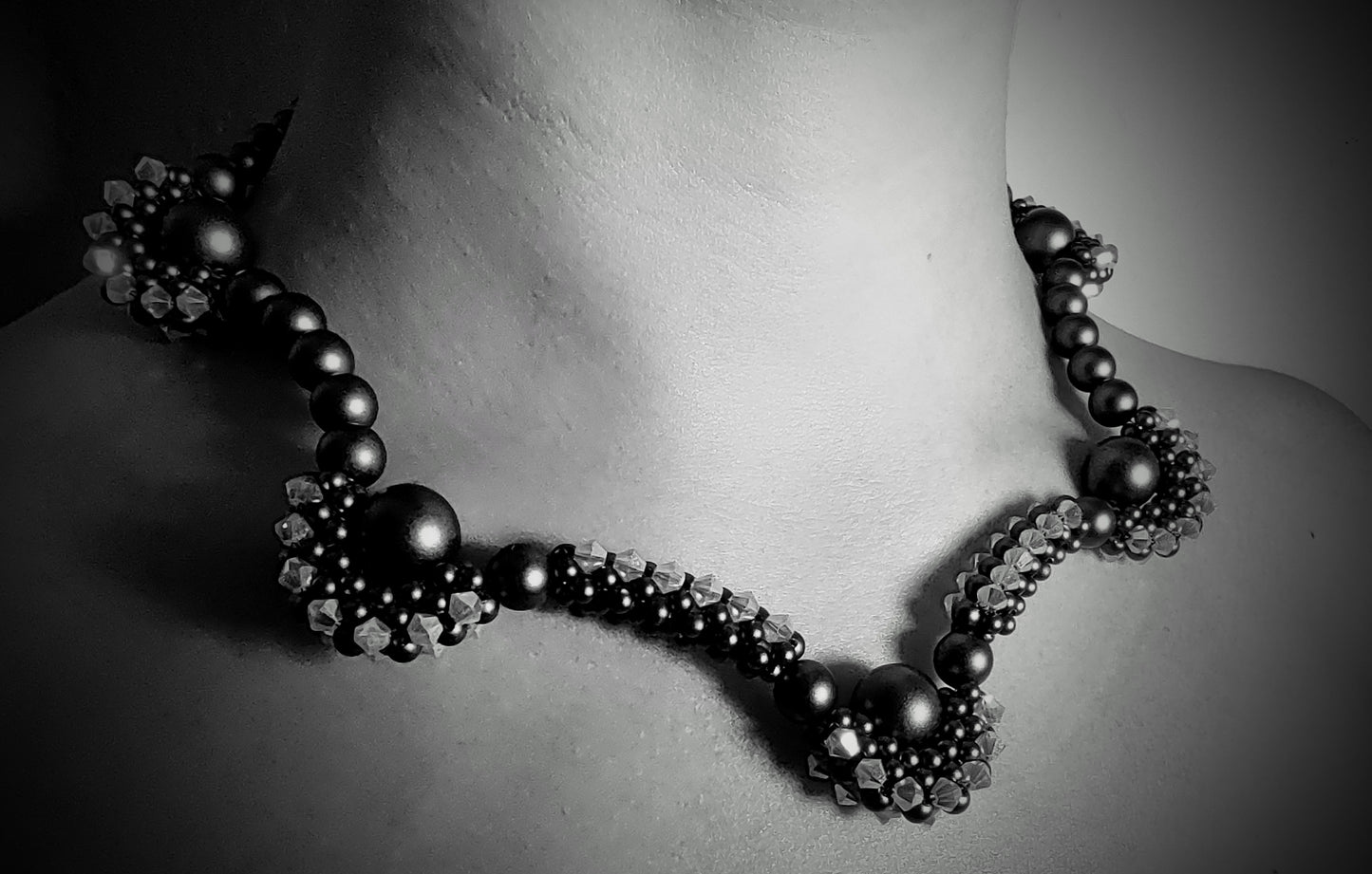 Crystal Pearl Necklace (blue)