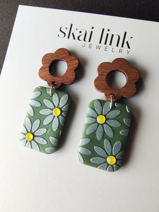 Wooden Yellow Opal Daisy Earrings (green)