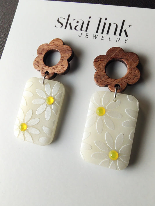 Wooden Yellow Opal Daisy Earrings (white)