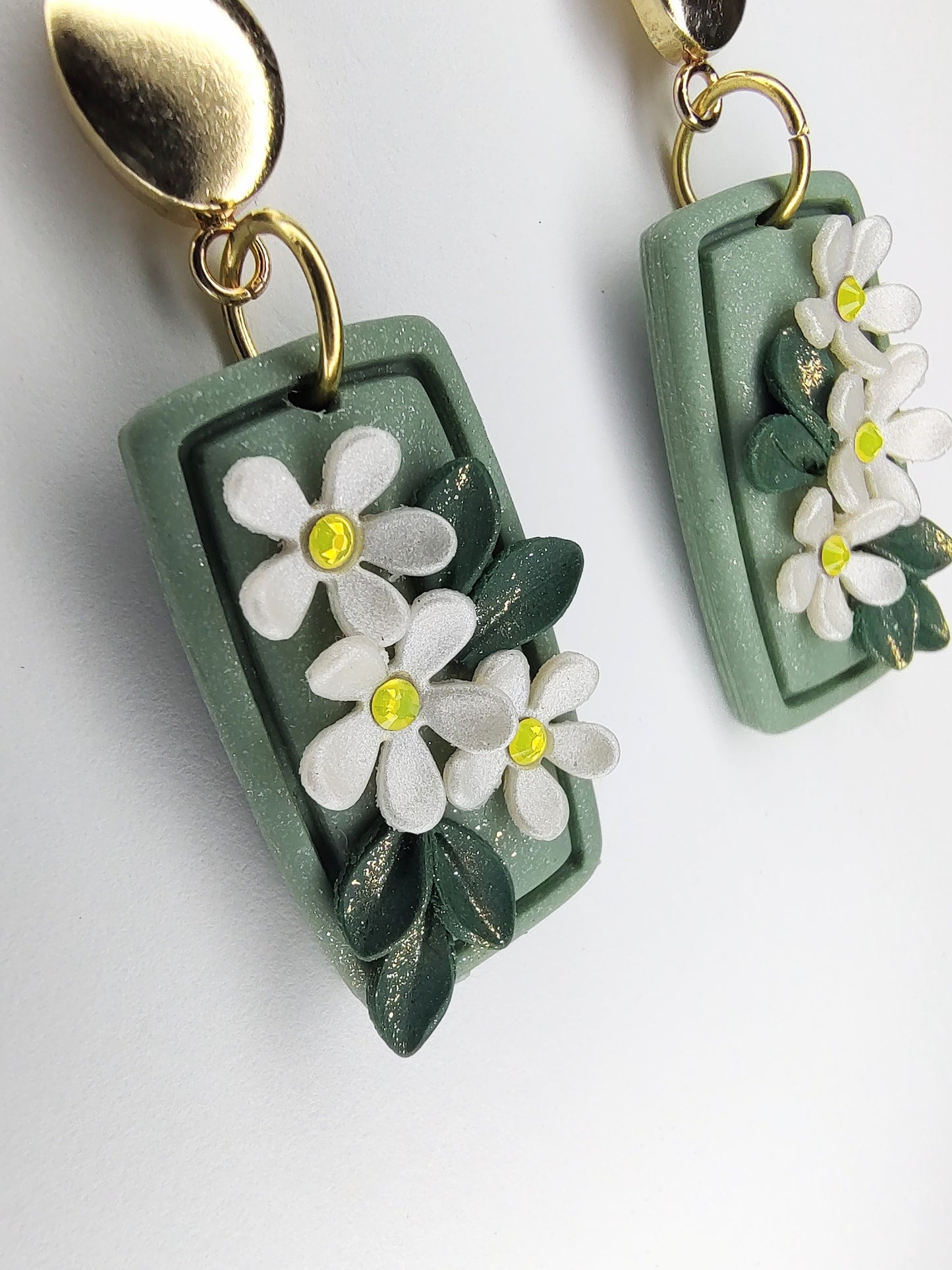 Daisy Earrings (short)