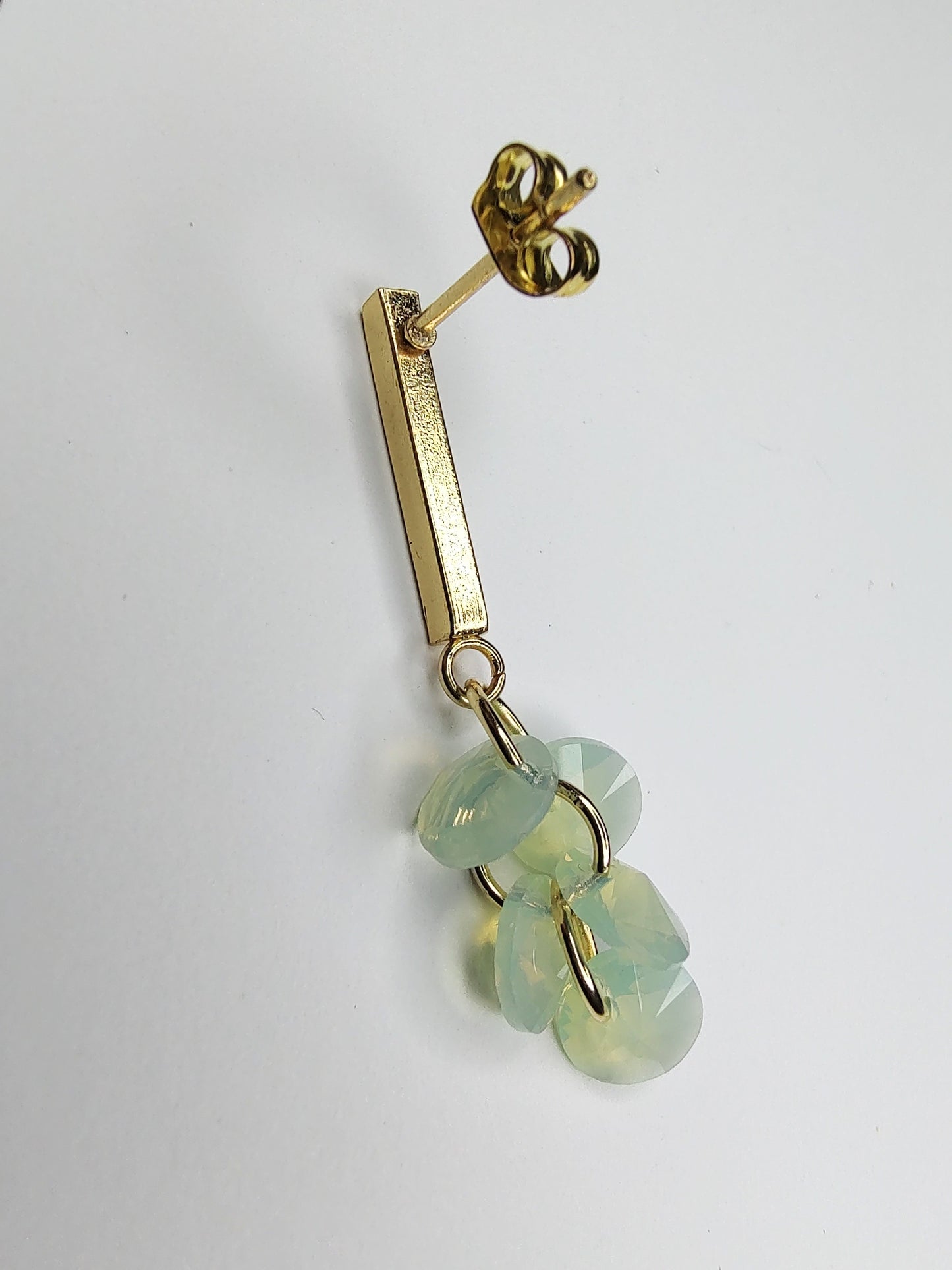 Rivoli Cluster Crystal Earrings - Chrysolite Opal